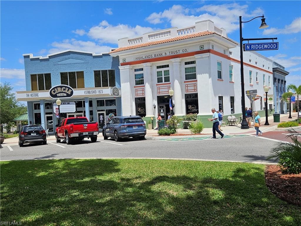 DT Bank Bldg commercial property