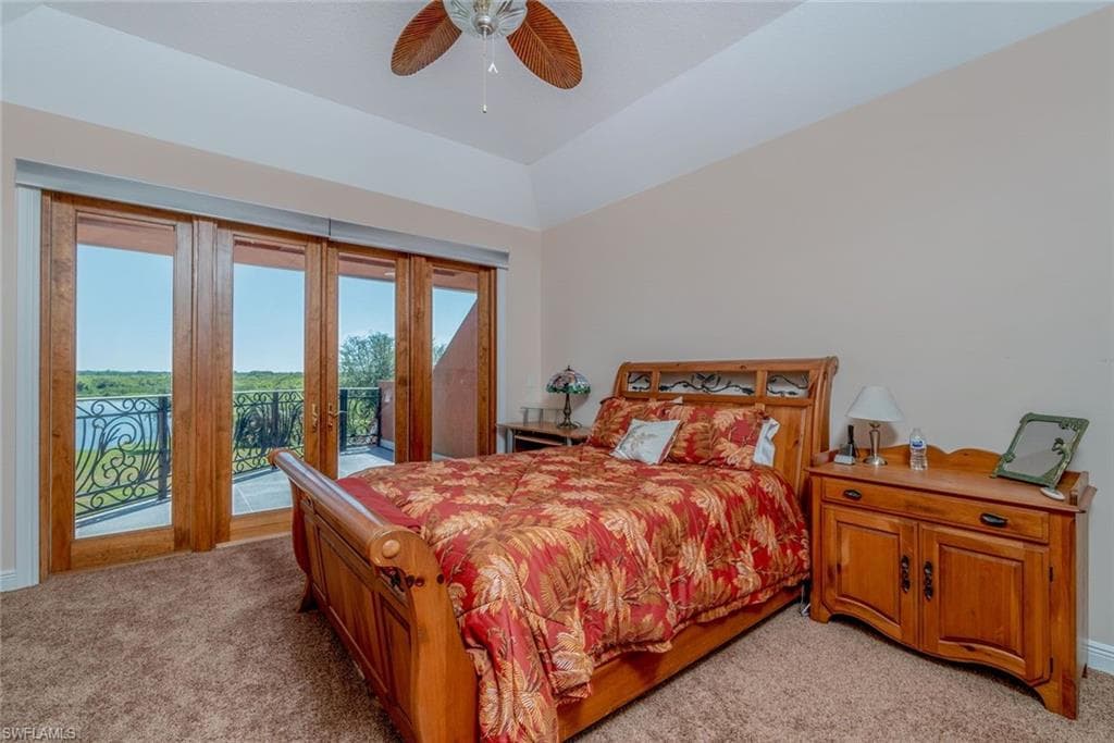 Junior Suite upstairs with waterfront balcony & ensuite bathroom