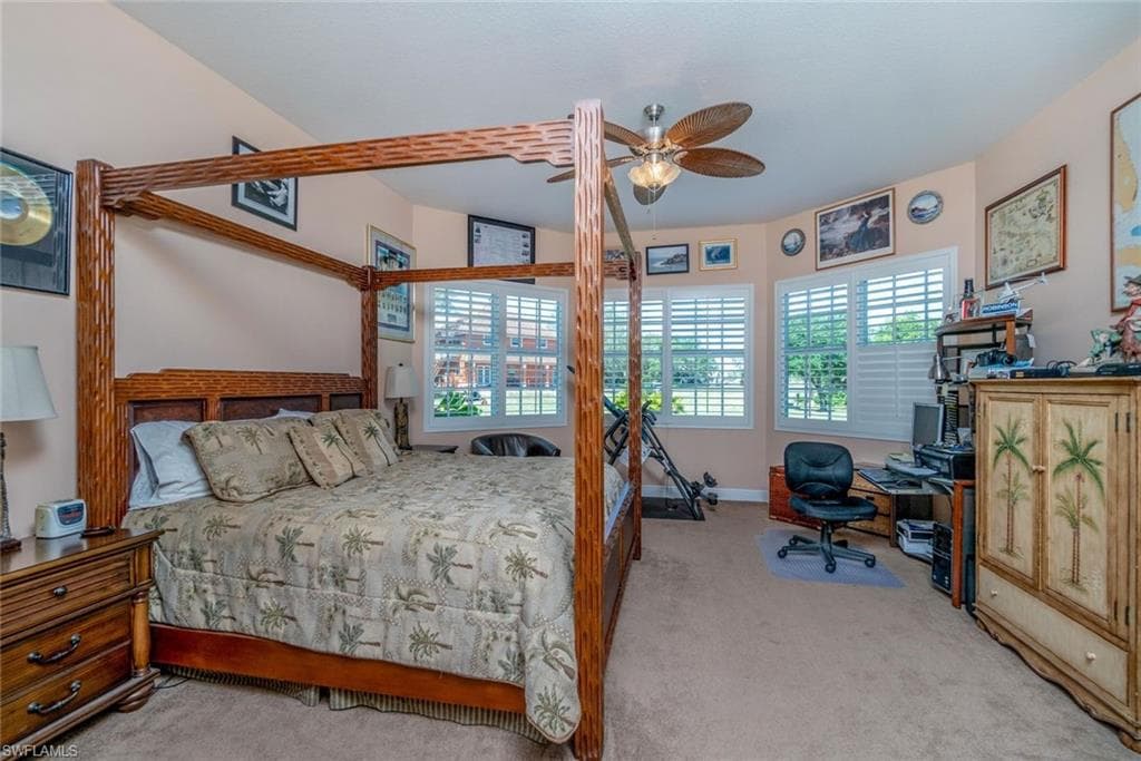 Junior suite bedroom downstairs with walk-in closet & encuite