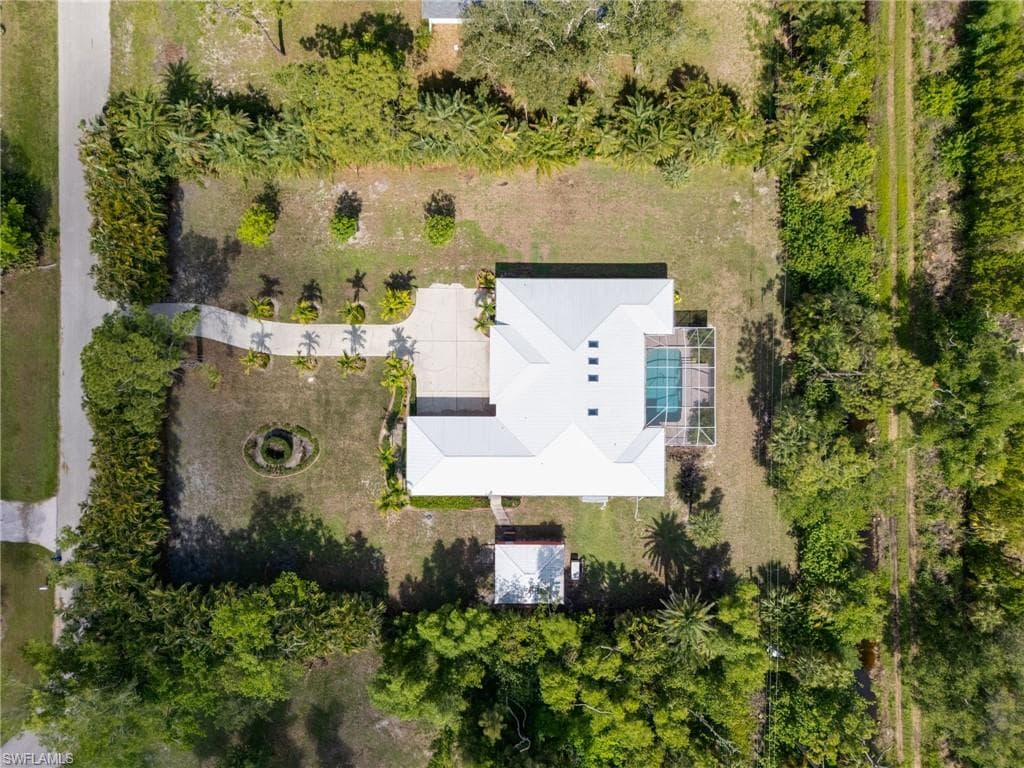 Aerial view of property and surrounding area