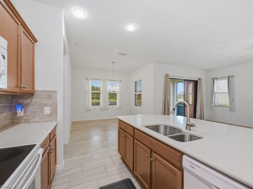 10646 Essex Square BLVD photo 1 of 20