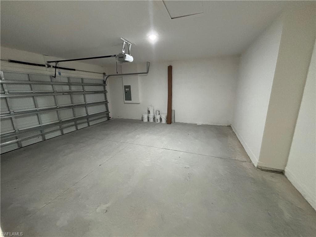 Spacious garage
