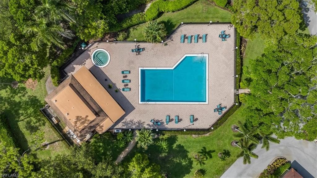 Community Pool & Spa