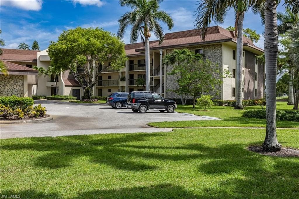 1st floor condo with covered parking