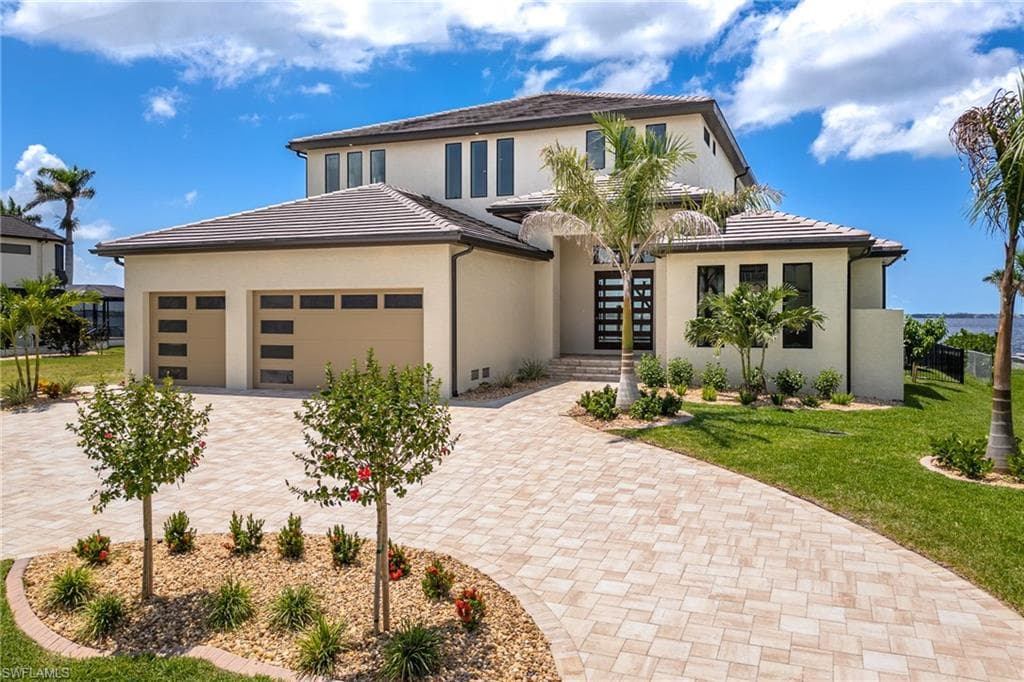 1024 Dolphin DR photo 2 of 48