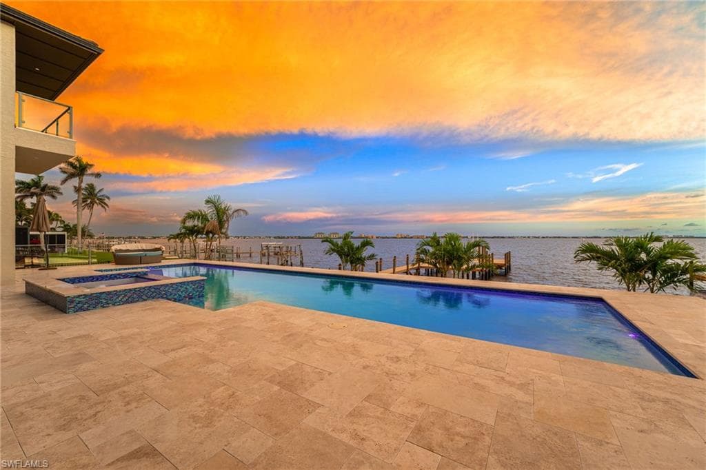 1024 Dolphin DR photo 22 of 48