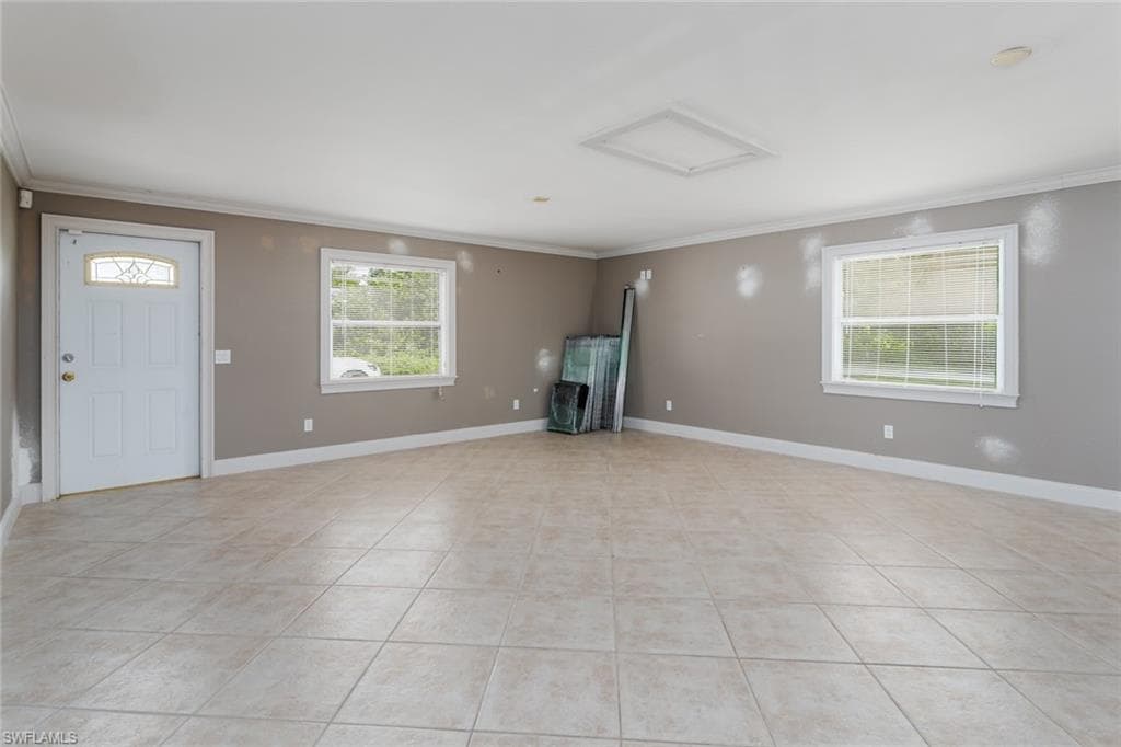 gameroom, entertainment room with built-in bar