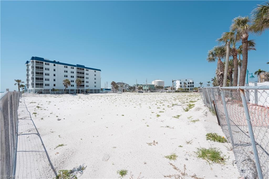 800-802 Estero BLVD photo 36 of 39