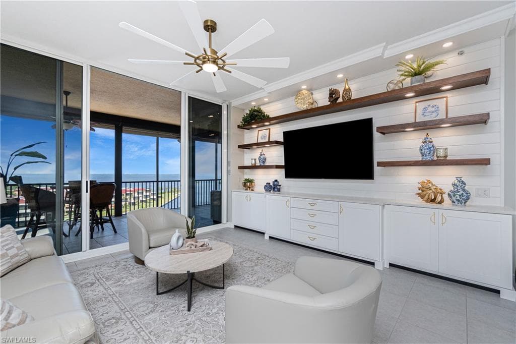 3313 Sunset Key CIR 701 photo 6 of 50