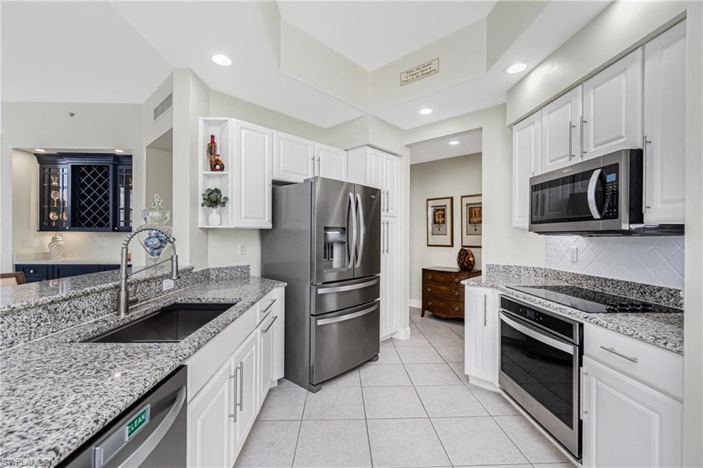 3313 Sunset Key CIR 701 photo 20 of 50