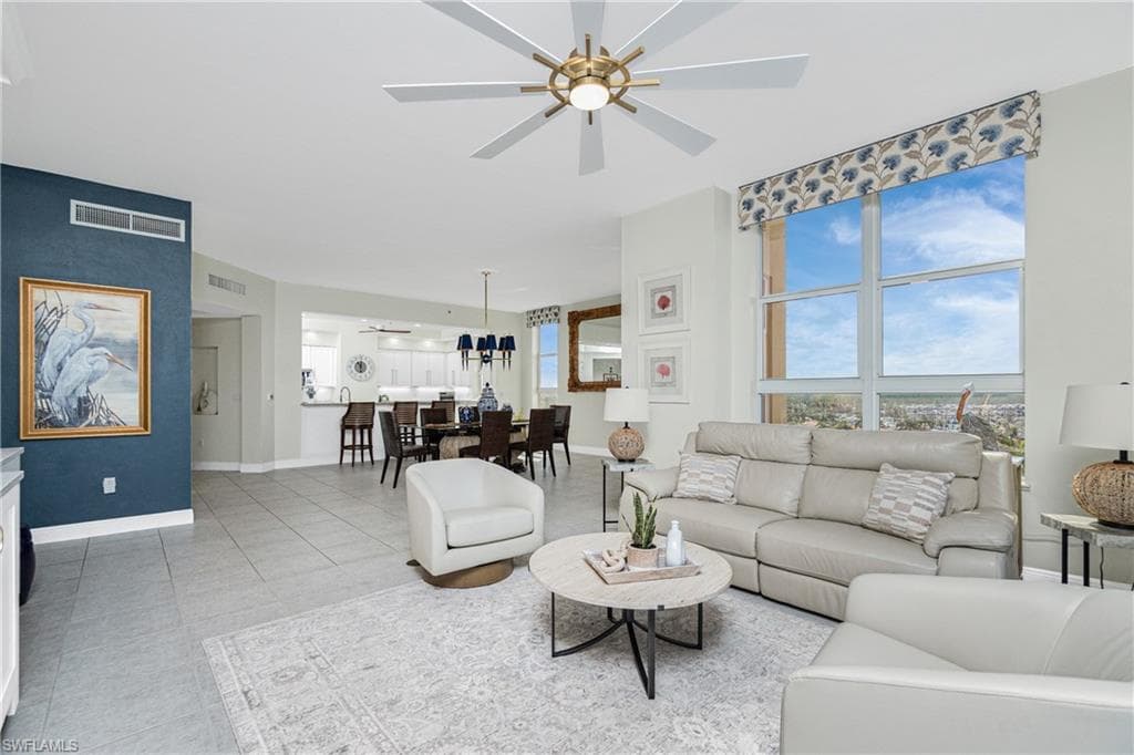 3313 Sunset Key CIR 701 photo 14 of 50