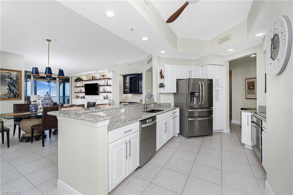 3313 Sunset Key CIR 701 photo 19 of 50