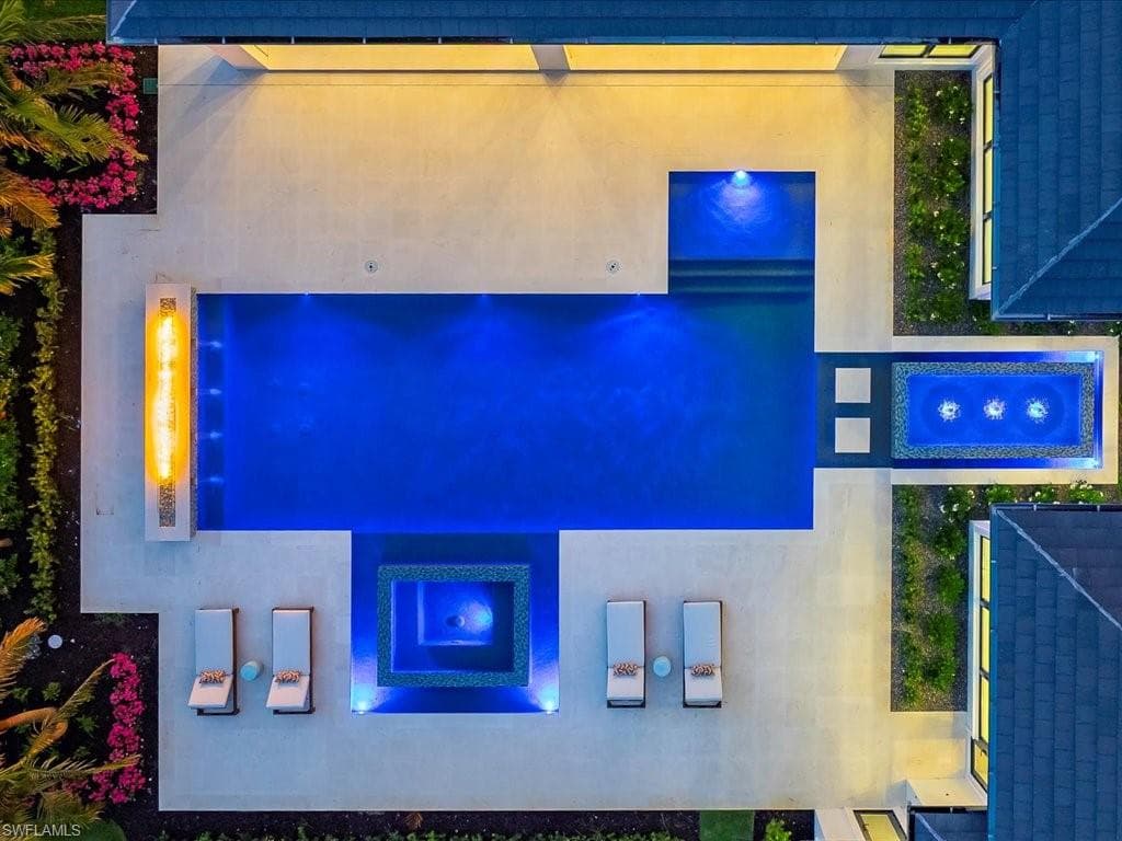 208 Hickory RD photo 4 of 50