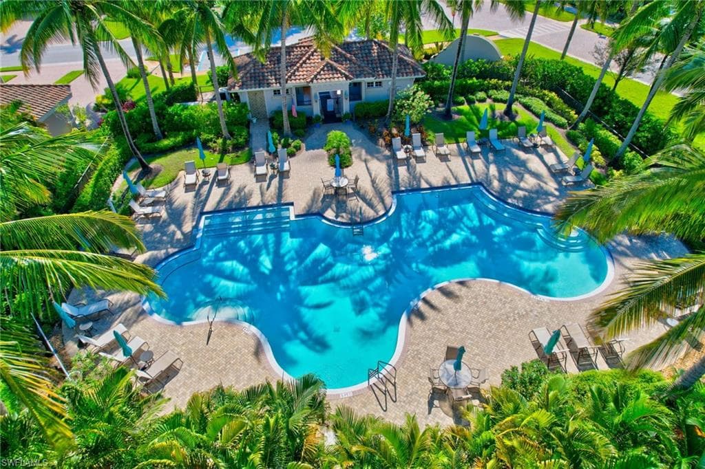 Serena Pool