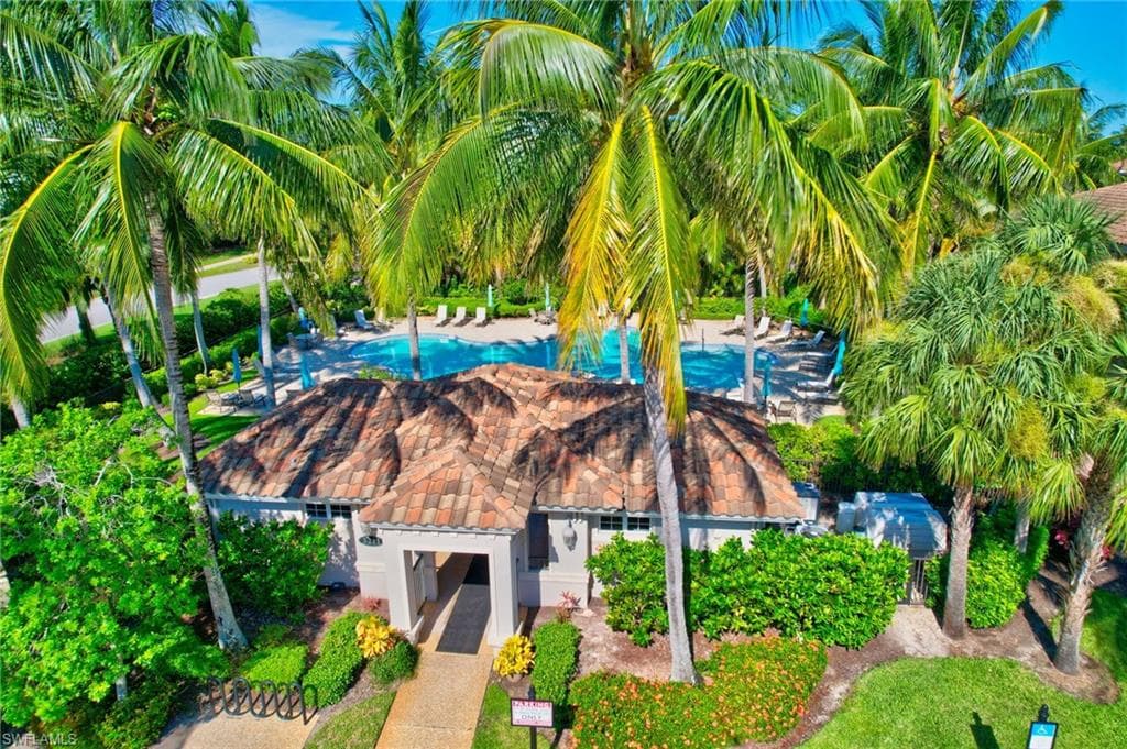 Serena Pool