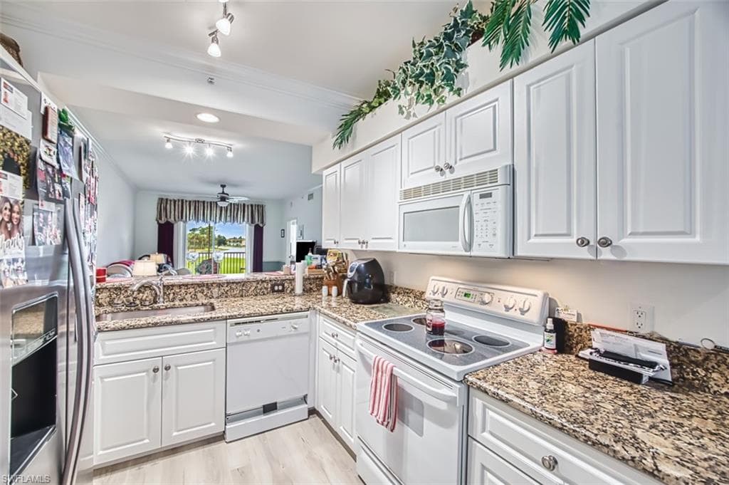 10275 Bismark Palm WAY 1124 photo 15 of 50
