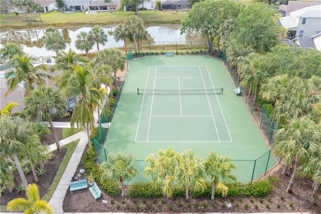 Community tennis court