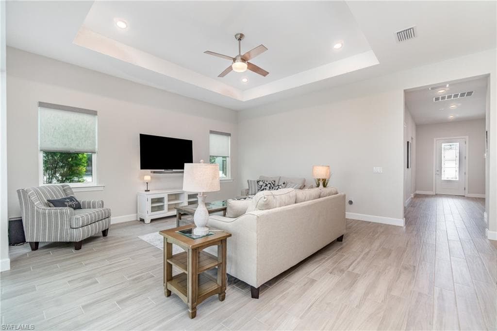 17583 Winding Oak LN photo 14 of 45