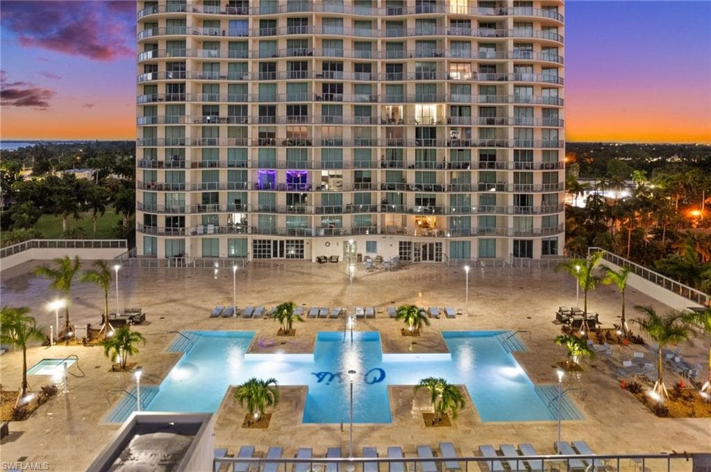 View of apartment building / complex