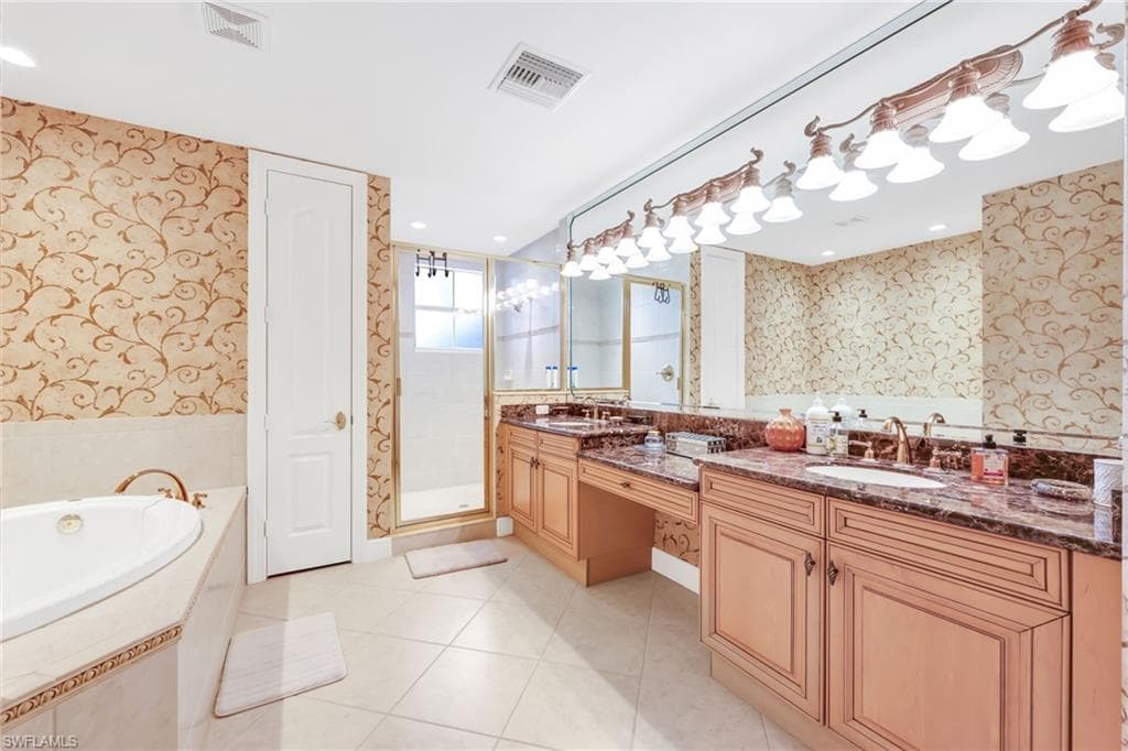 545 Avellino Isles CIR 102 photo 13 of 30