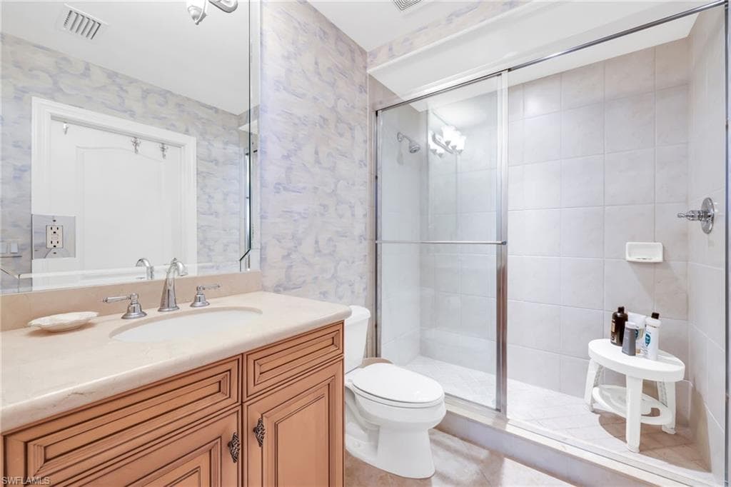 545 Avellino Isles CIR 102 photo 22 of 30