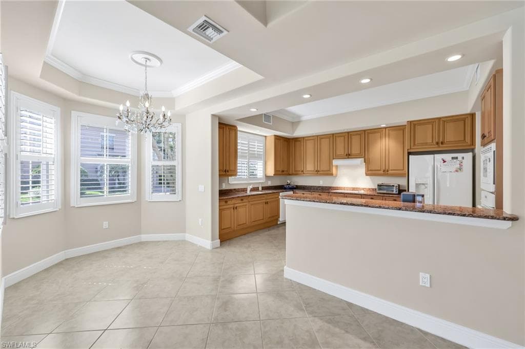545 Avellino Isles CIR 102 photo 7 of 30