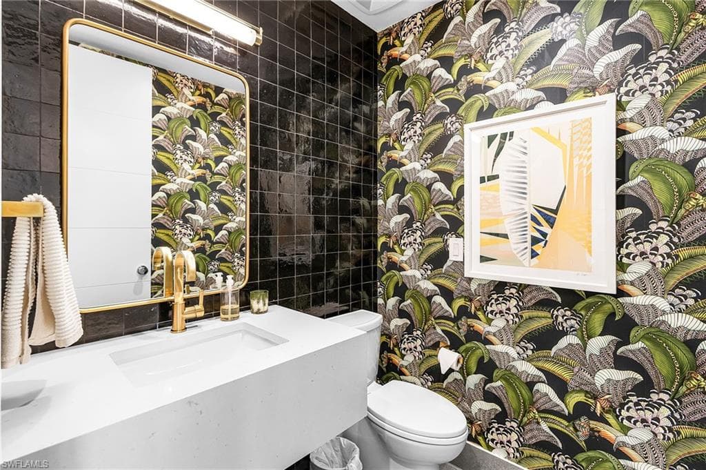 1st floor Half bath