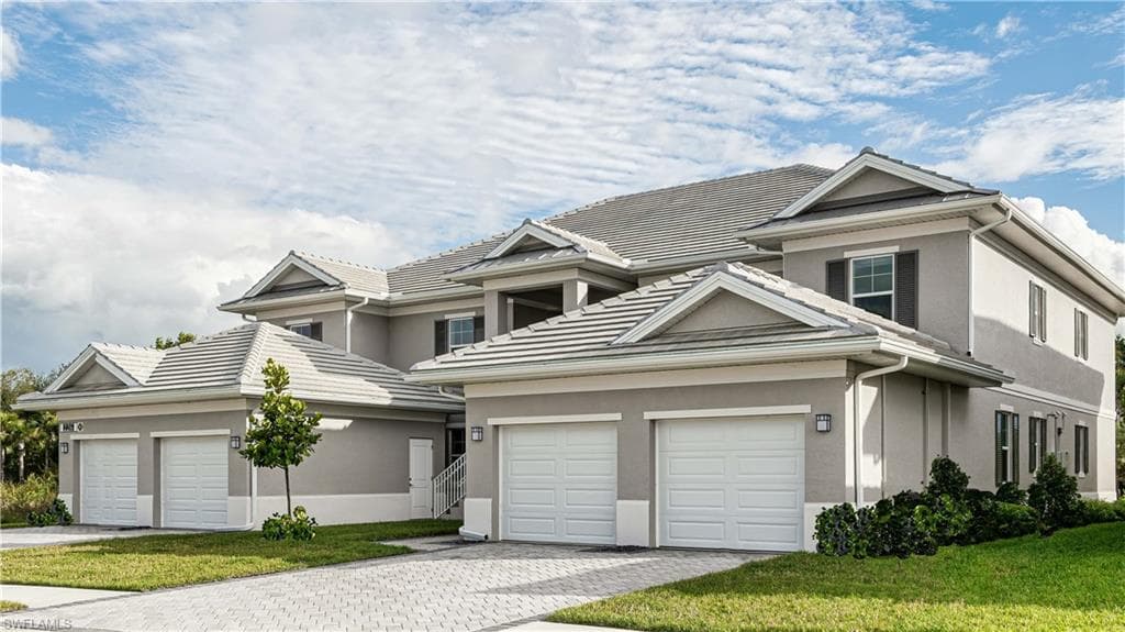 Antilles Classic Coach Homes Exterior