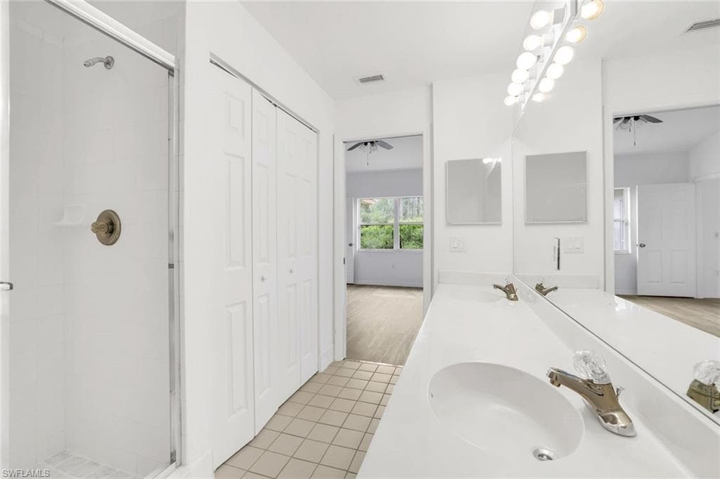 6635 Huntington Lakes CIR 202 photo 12 of 30
