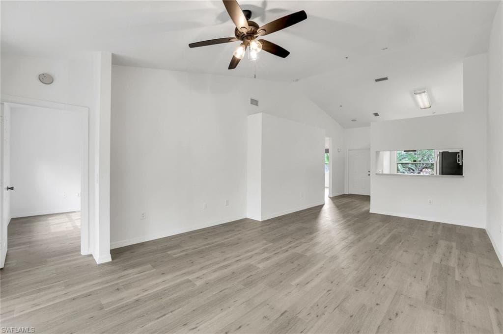 6635 Huntington Lakes CIR 202 photo 3 of 30
