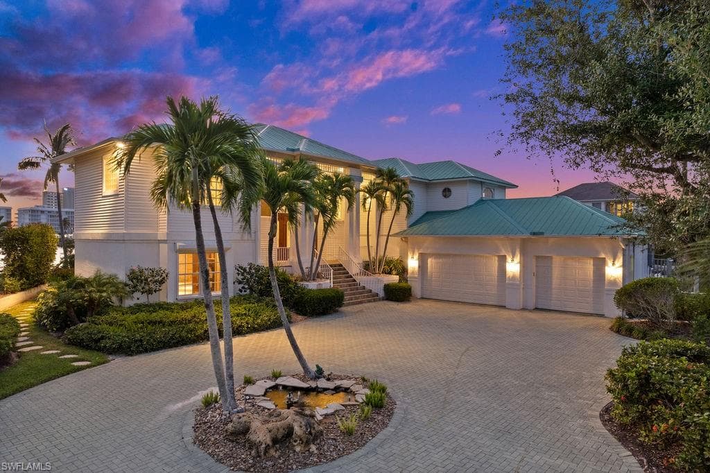 View of twilight front of the home