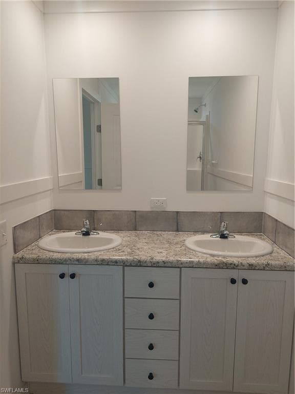 Dual Sink Vanity in Primary Bath