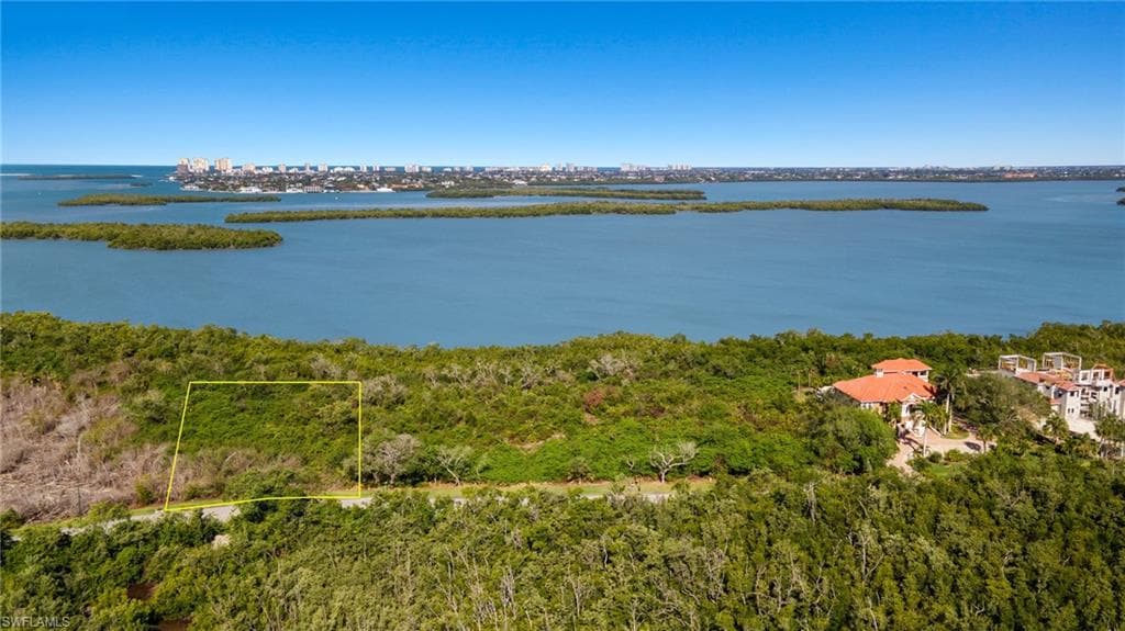 929 WHISKEY CREEK DR photo 27 of 41
