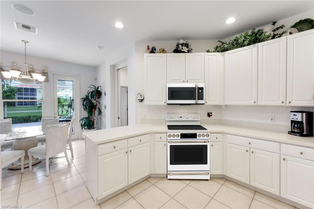 5609 Harbour CIR photo 16 of 50