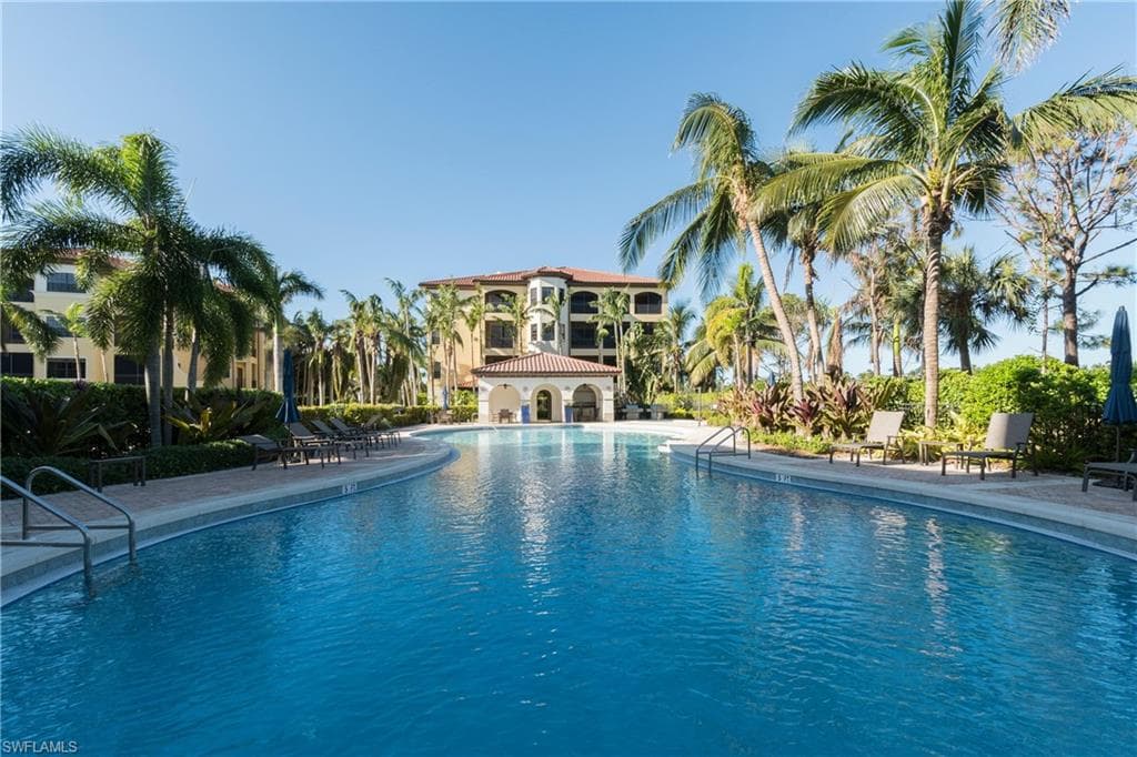 Sun & shade areas in the pool all day long.