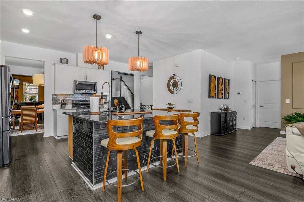 20195 Hartford BLVD photo 13 of 49