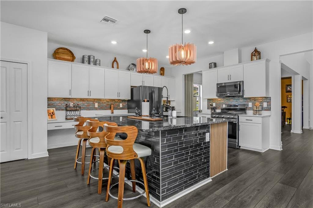20195 Hartford BLVD photo 14 of 49