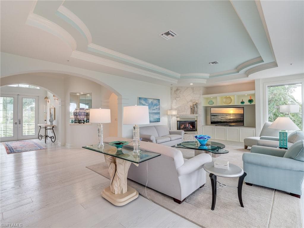 16770 Captiva DR photo 13 of 50