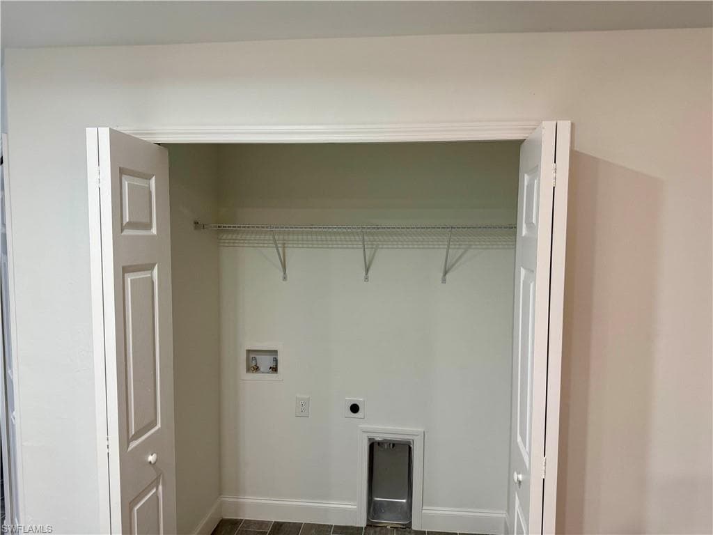 Laundry room with washer hookup and electric dryer hookup