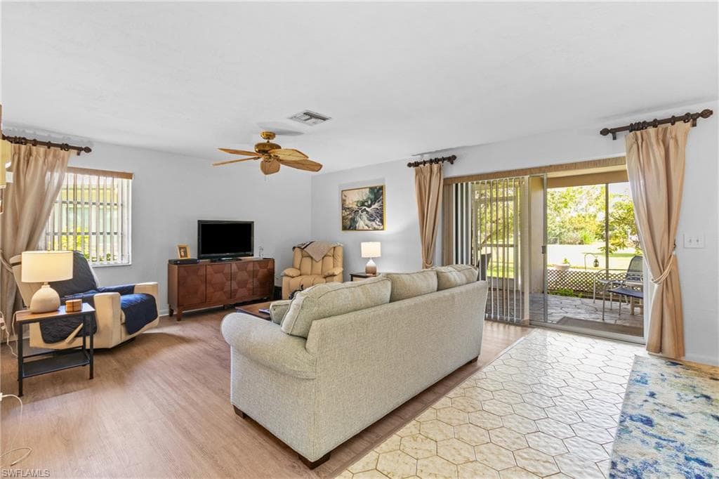 5549 Boynton LN photo 8 of 33