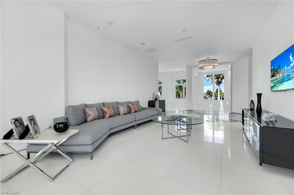 Third-floor living room
