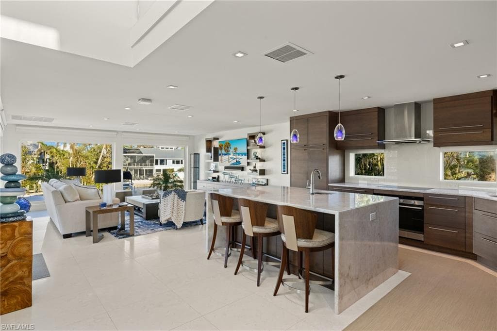 1290 Bay DR photo 3 of 44