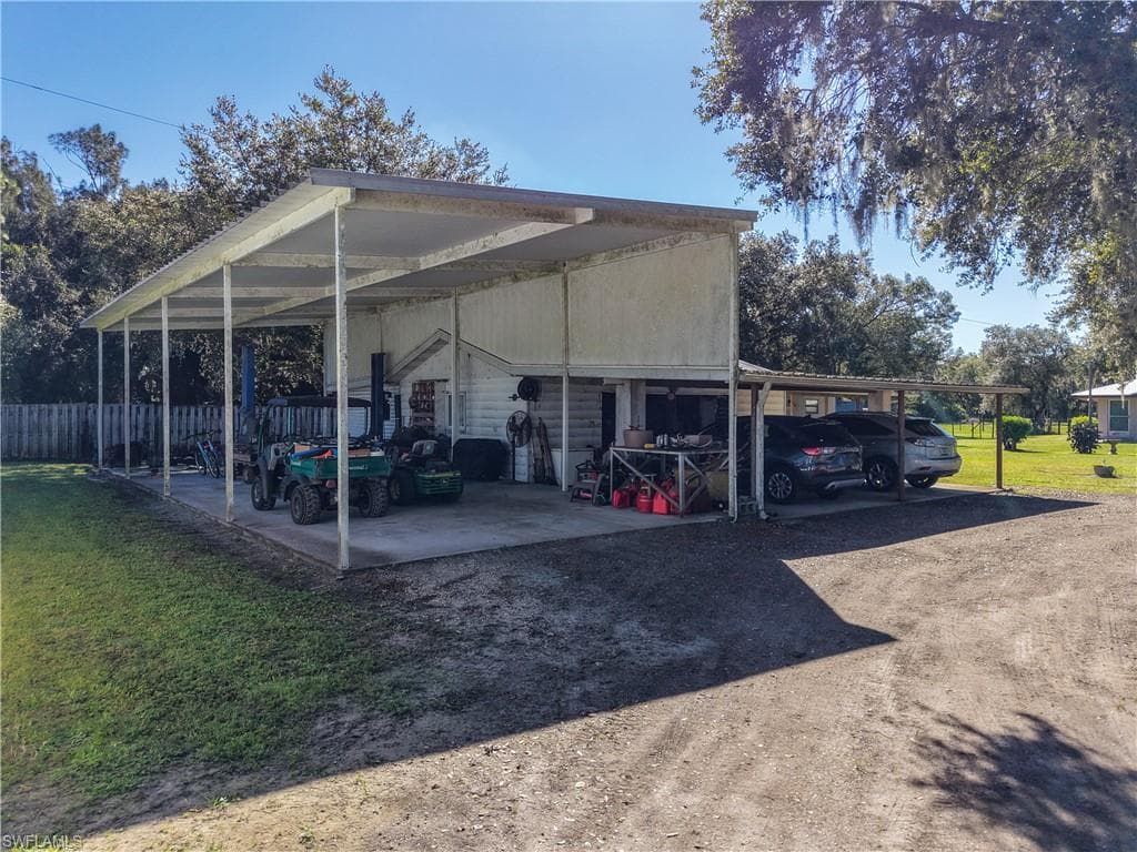 Pole barn/garage - 4419 Loblolly Bay Road, LaBelle, FL 33935