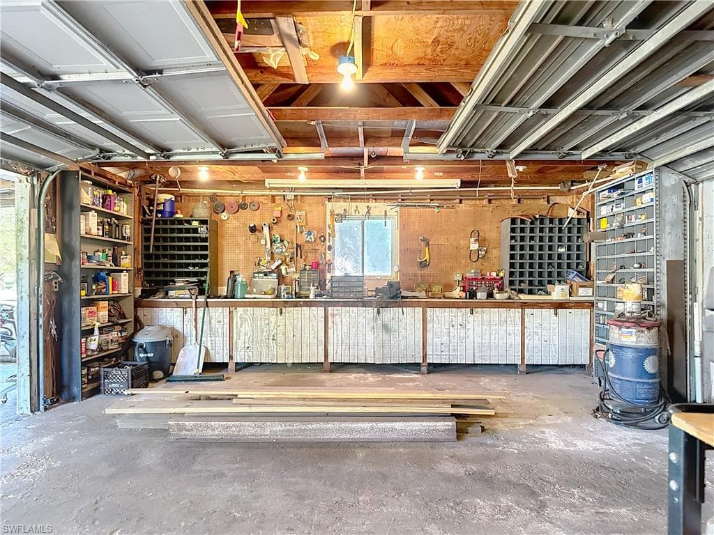 Pole barn/garage - 4419 Loblolly Bay Road, LaBelle, FL 33935
