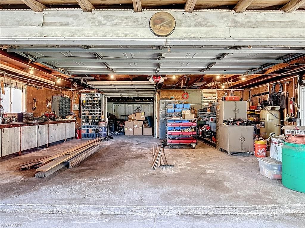 Pole barn/garage - 4419 Loblolly Bay Road, LaBelle, FL 33935