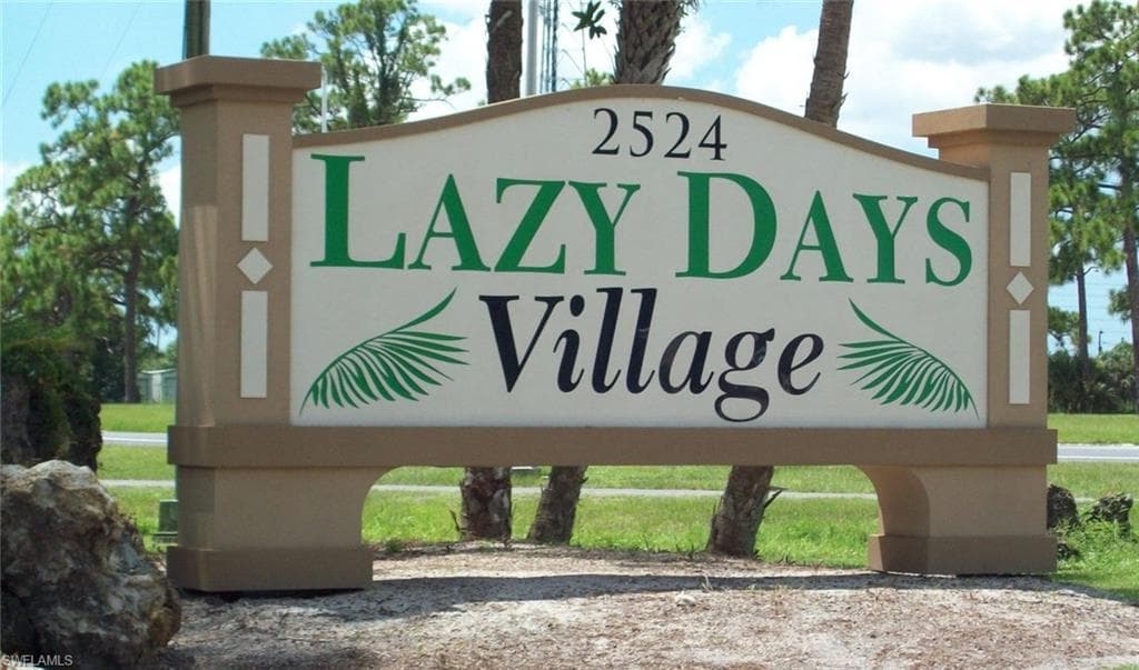 Welcome to Lazy Days -- a people-friendly, pet-friendly community!