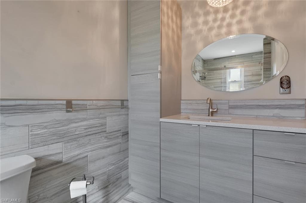 Beautifully updated master bathroom