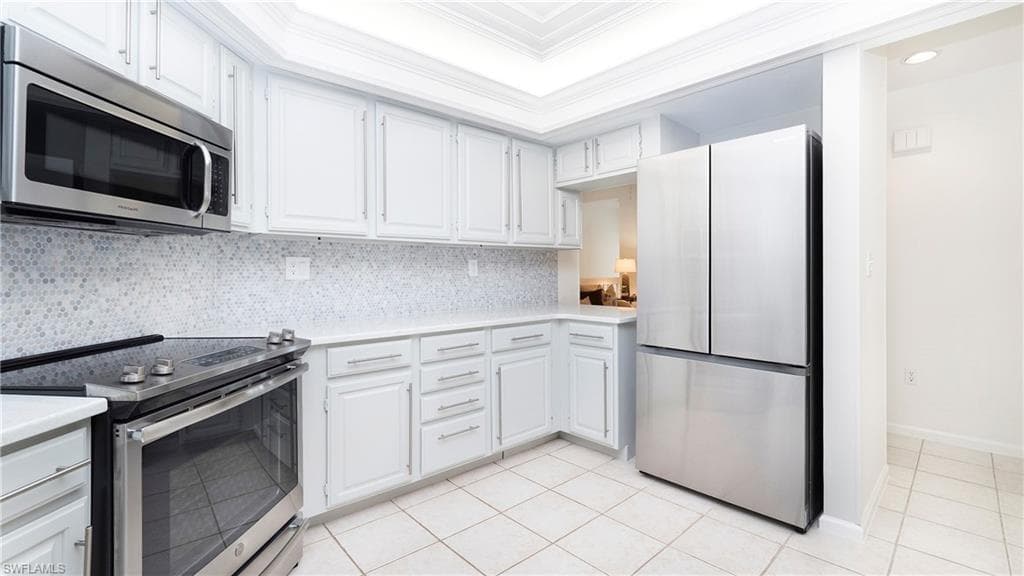 8487 Abbington CIR 1121 photo 7 of 40
