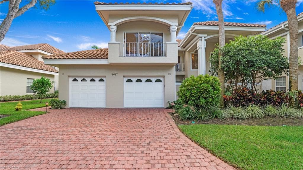 8487 Abbington CIR 1121 photo 32 of 40