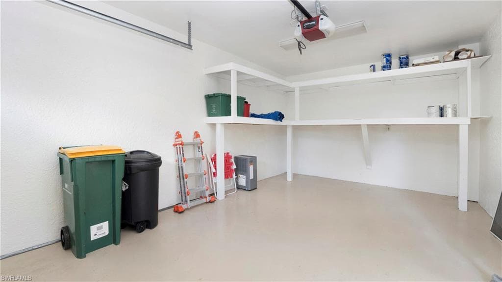 8487 Abbington CIR 1121 photo 29 of 40